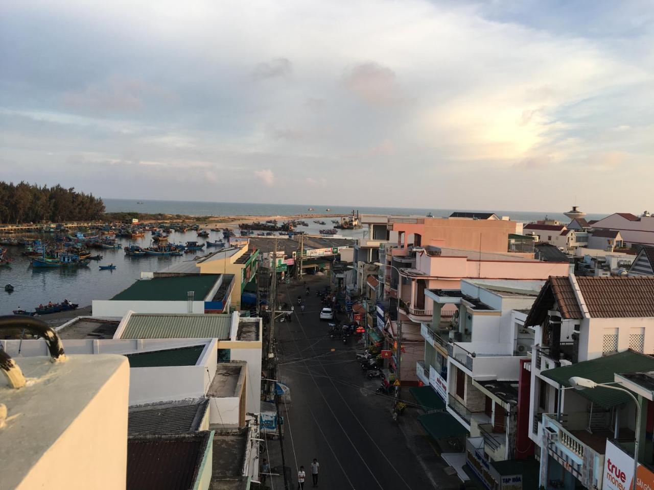 Hotel Tan Phu Lagi Luaran gambar