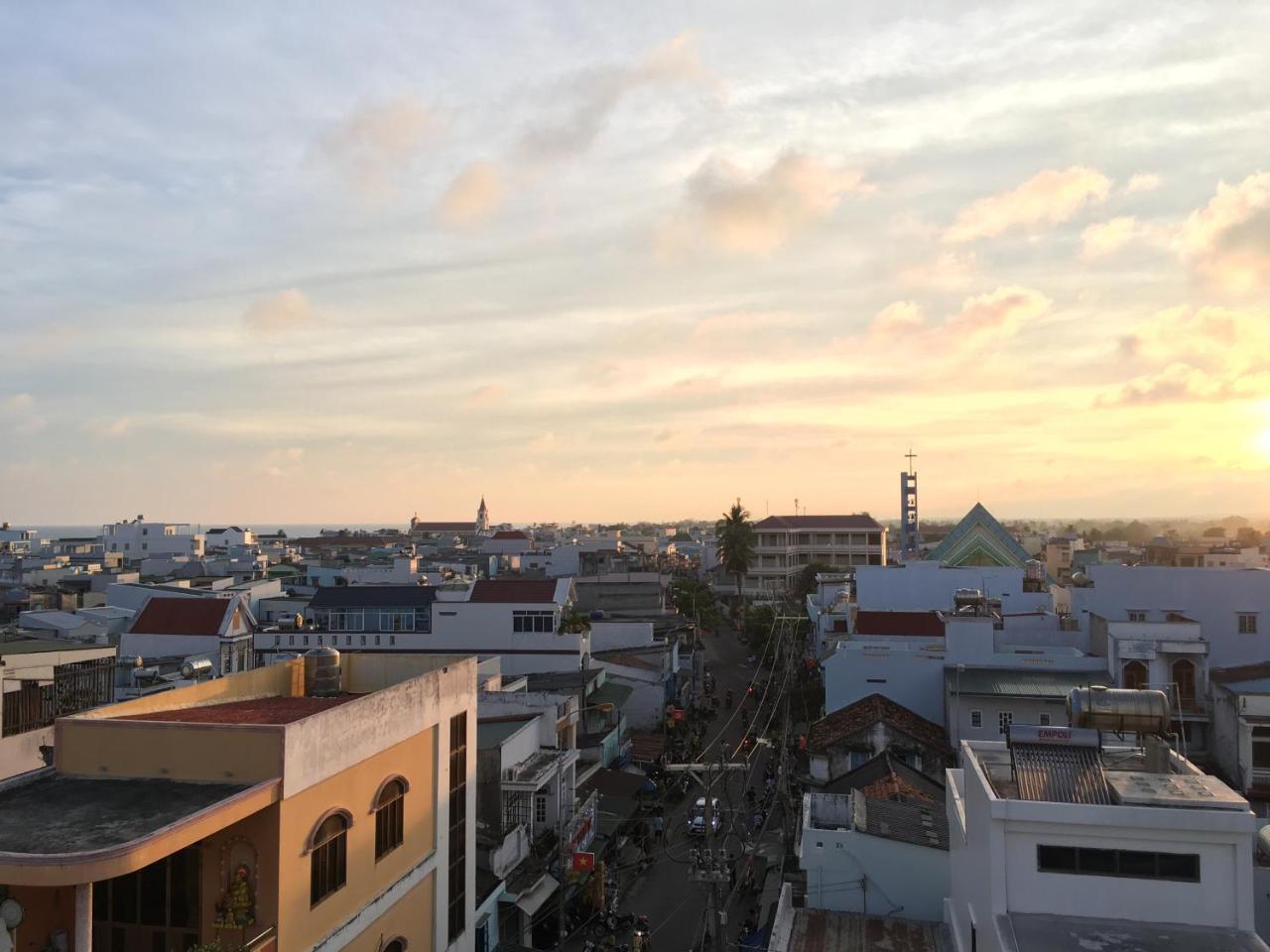 Hotel Tan Phu Lagi Luaran gambar