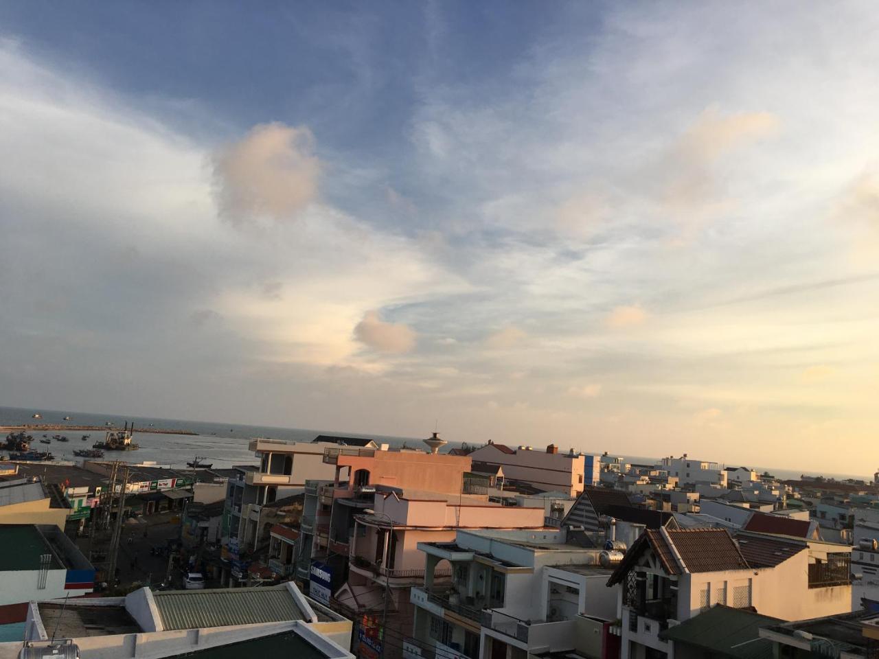 Hotel Tan Phu Lagi Luaran gambar