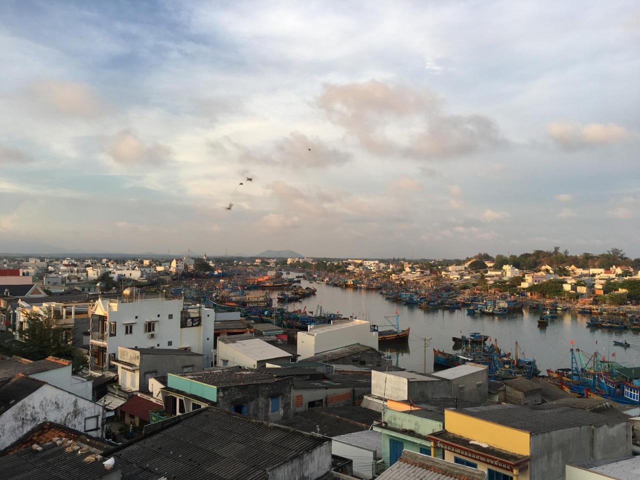 Hotel Tan Phu Lagi Luaran gambar
