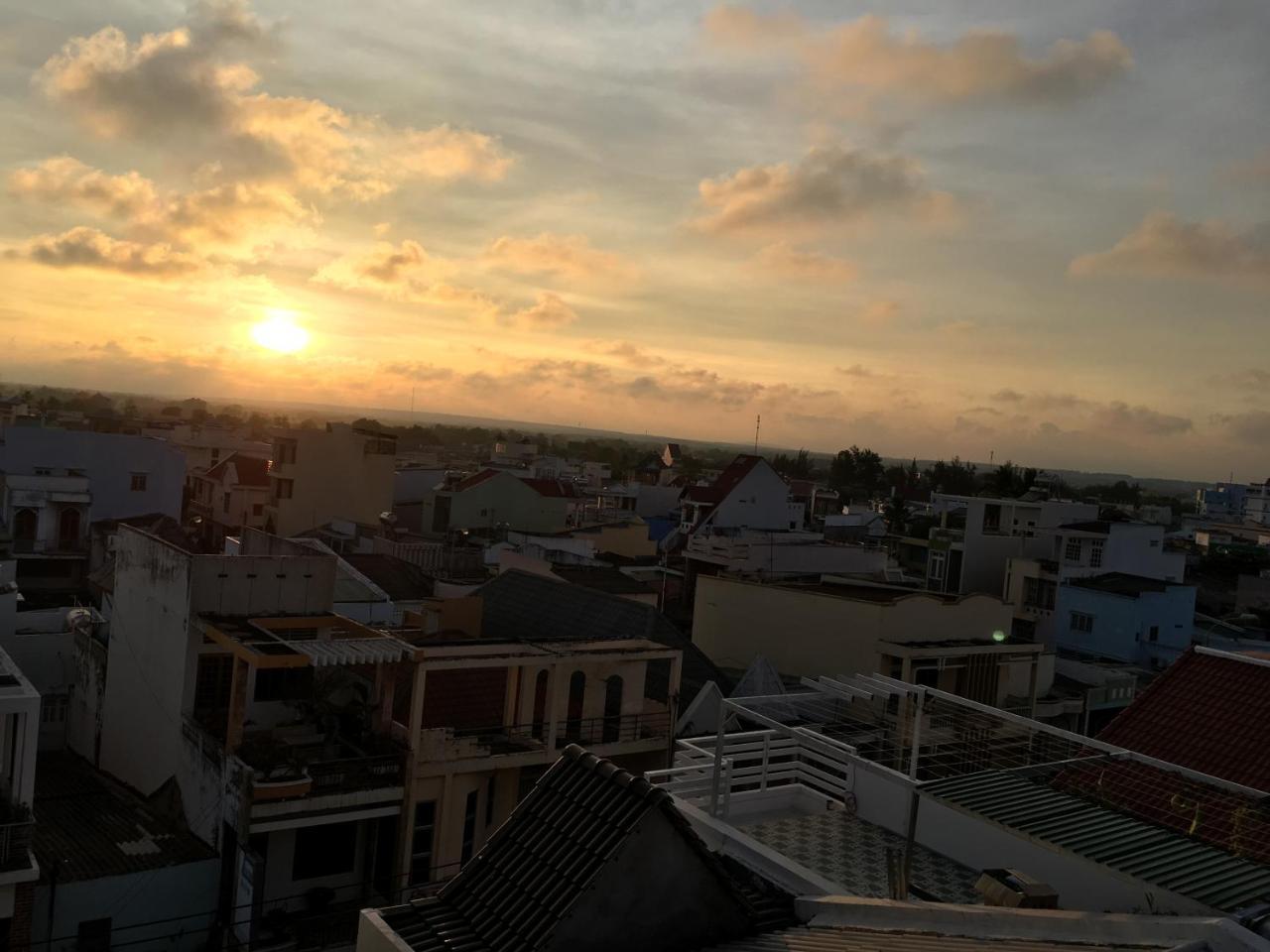 Hotel Tan Phu Lagi Luaran gambar