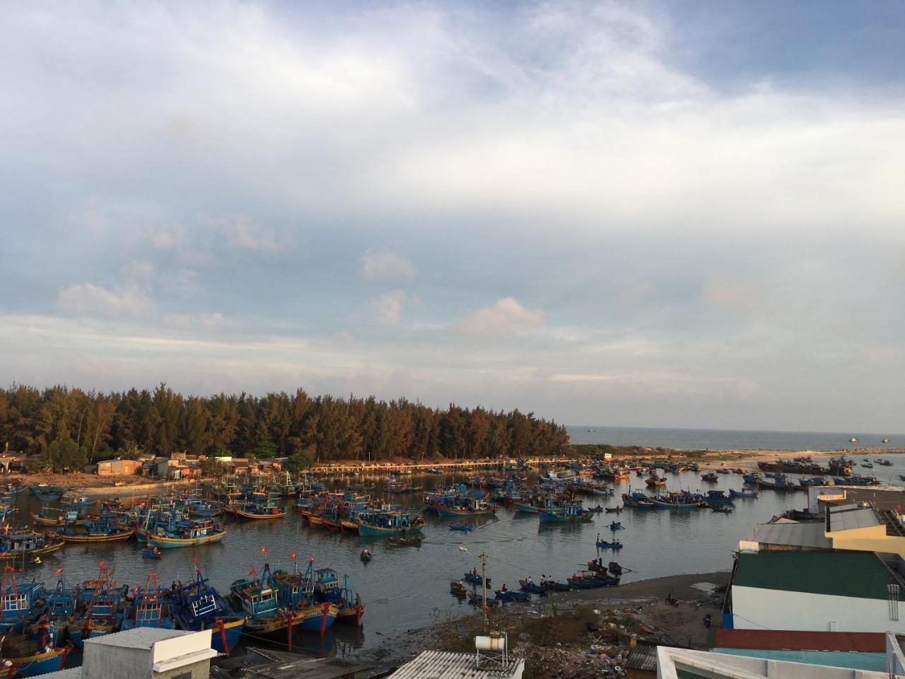 Hotel Tan Phu Lagi Luaran gambar